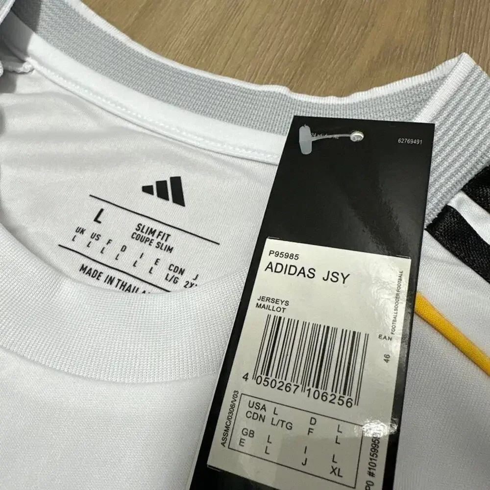 Real Madrid 2025-2026 Home Kit Jersey Football New With Tags Size L Militao